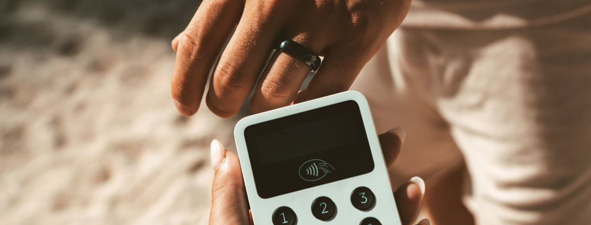 Banner Mastercard e Intesa Sanpaolo lanciano l’anello per pagamenti contactless