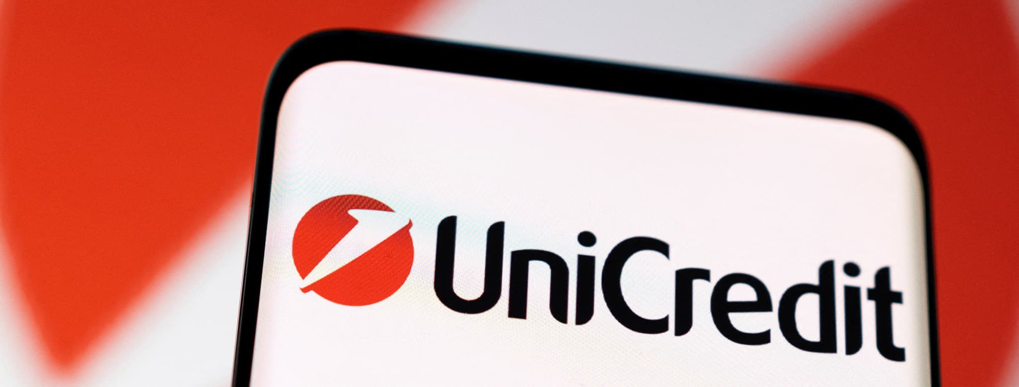 Banner BaaS: i servizi bancari di UniCredit per i clienti finali delle imprese di Mia-Platform