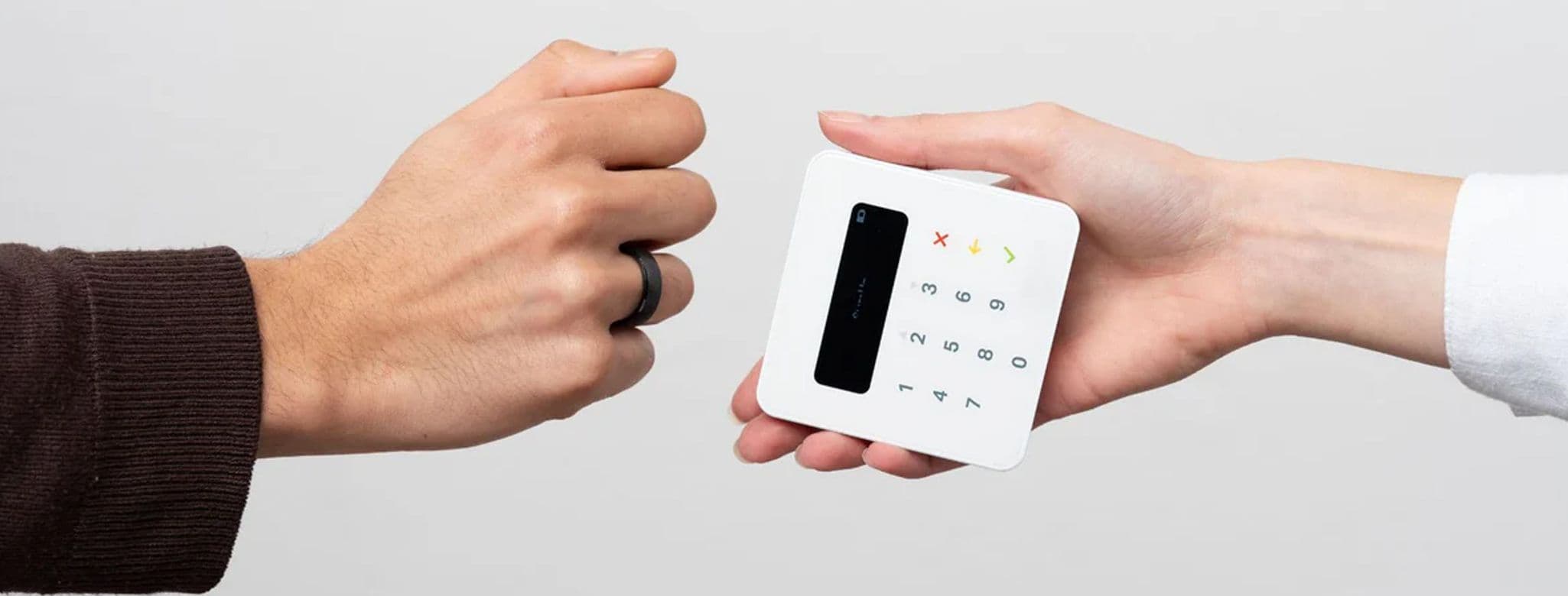 Banner PAGO, l’anello per gestire una vita contactless